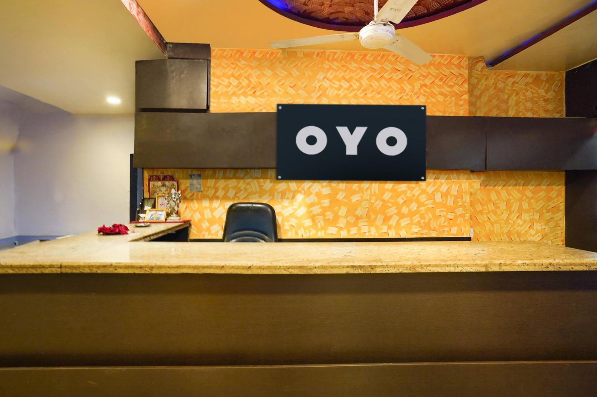 Hotel O Crystal Ahmedabad Exterior foto